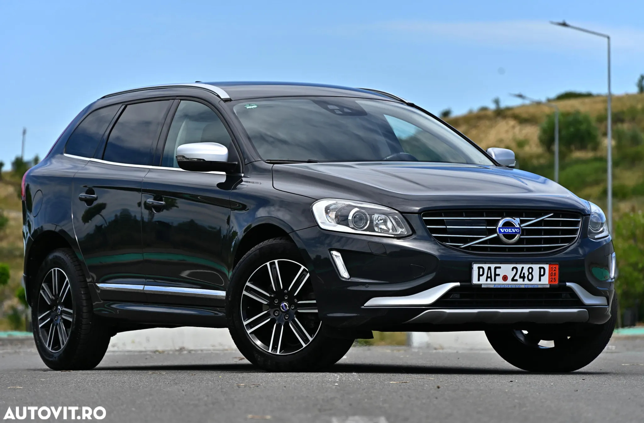 Volvo XC 60 D5 AWD Geartronic Summum - 4