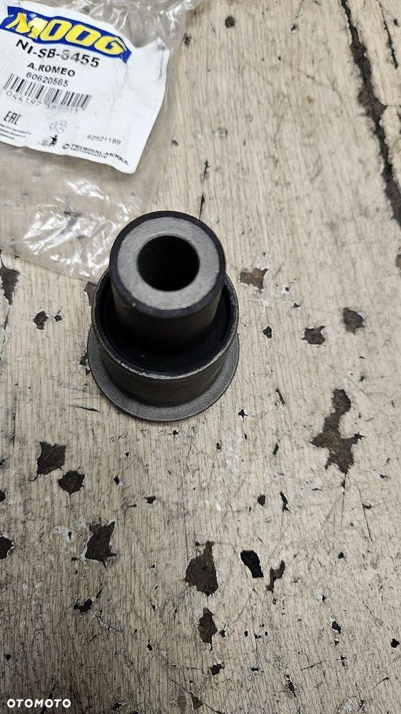 Silentblock wahacza Moog NI-SB-8455 Nissan Navara NP300 D22 D40 - 5