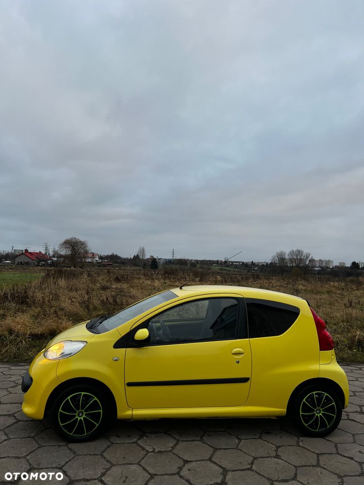 Peugeot 107 1.0 Happy - 2