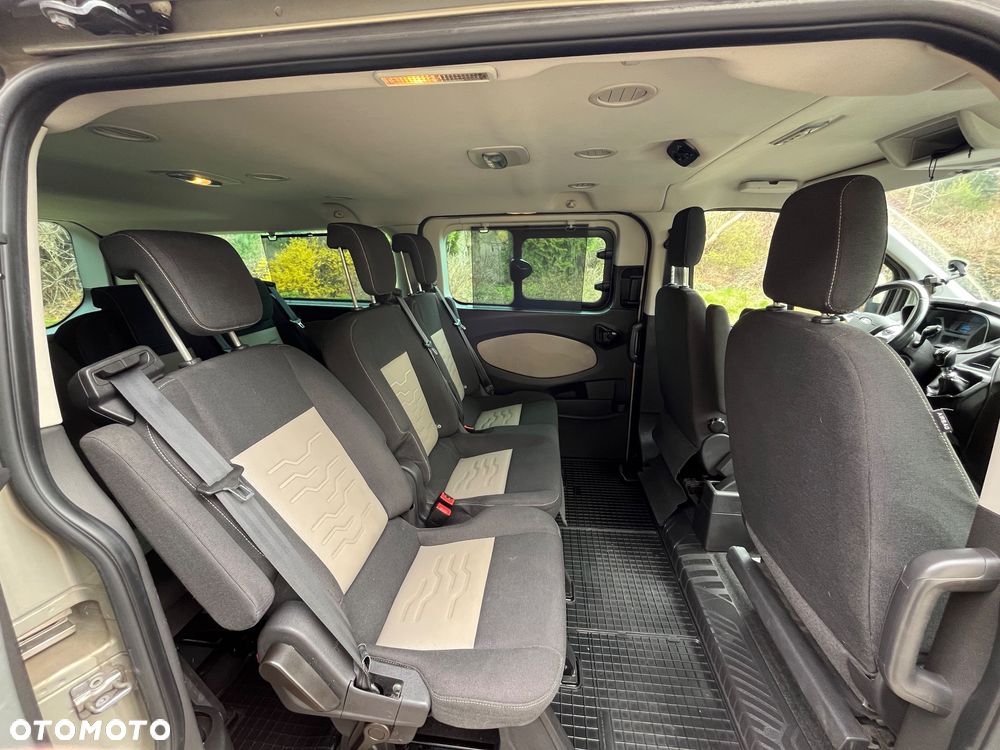 Ford Tourneo Custom - 22