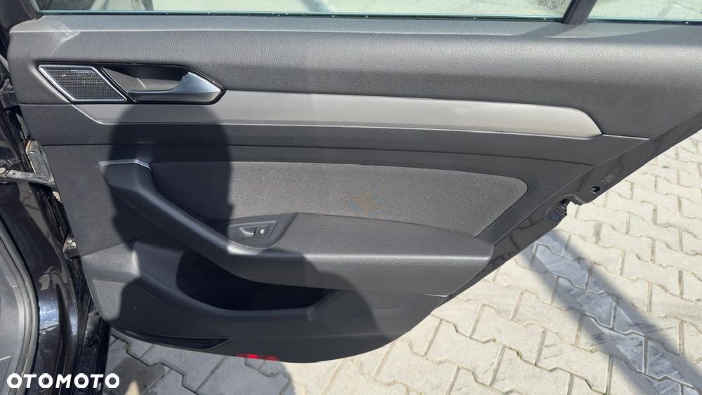 Volkswagen Passat ver-2-0-tdi-bluemotion-technology-comfortline - 12
