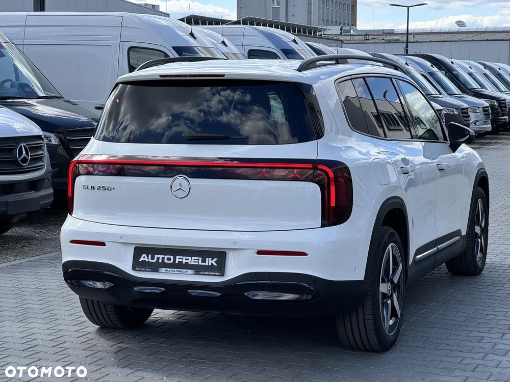 Mercedes-Benz GLB 250+ EQ 85kWh - 7