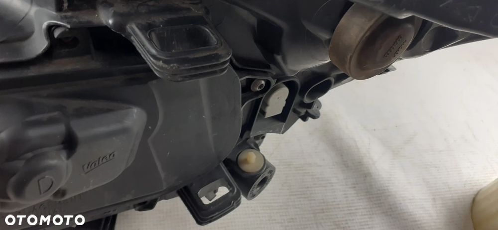 Lampa prawa Volvo S60 V60 xenon  10-113 r. - 7
