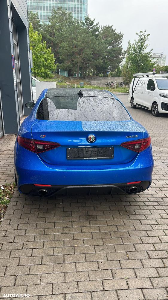 Alfa Romeo Giulia 2.0 Turbo 16V AT8 Veloce - 3