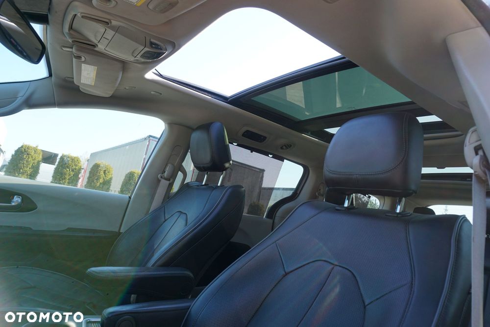 Chrysler Pacifica - 14