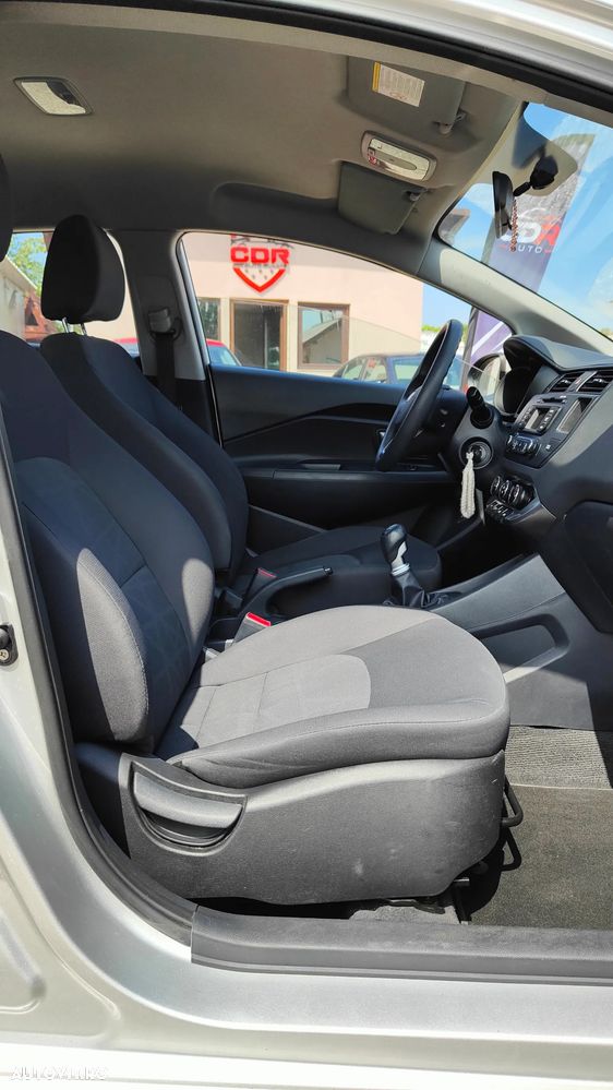 Kia Rio - 11