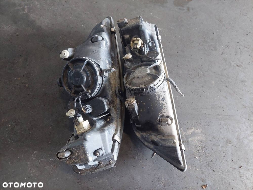 MASKA POKRYWA SILNIKA + LAMPA LEWY LAMPA PRAWY PRZÓD SPACE STAR I LIFT G61 - 3