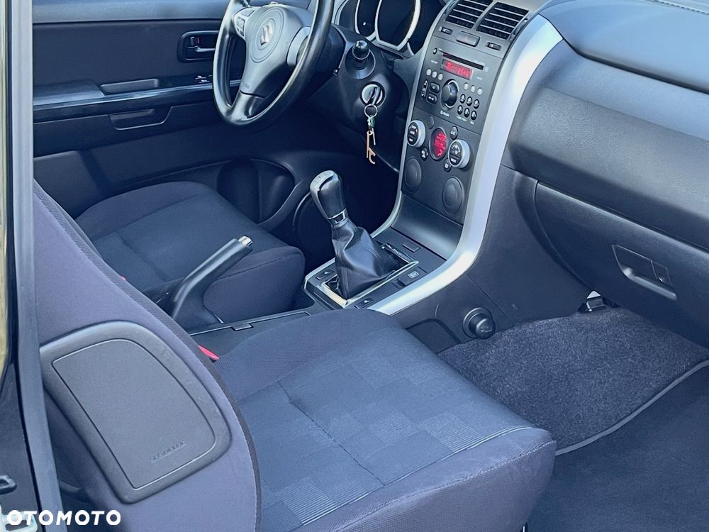 Suzuki Grand Vitara 1.6 Club - 9
