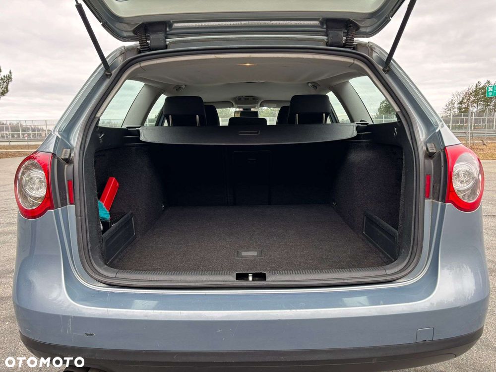 Volkswagen Passat 2.0 TDI DPF Comfortline - 13