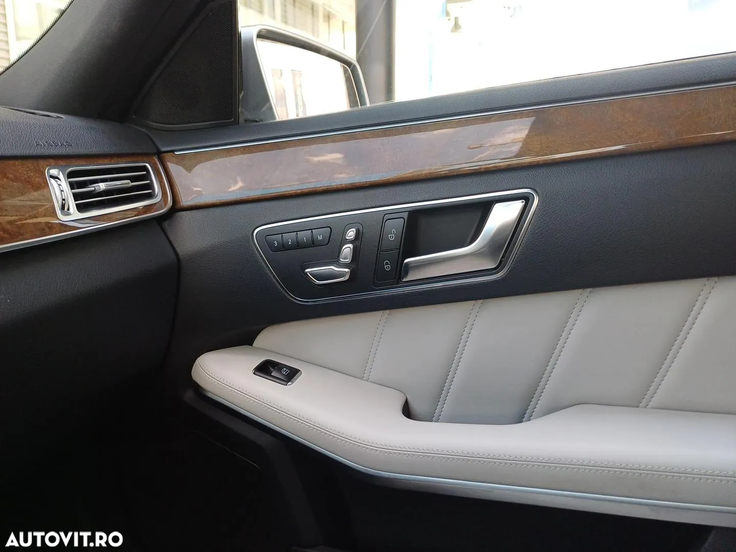 Mercedes-Benz E 250 BlueTEC 4Matic 7G-TRONIC Elegance - 12