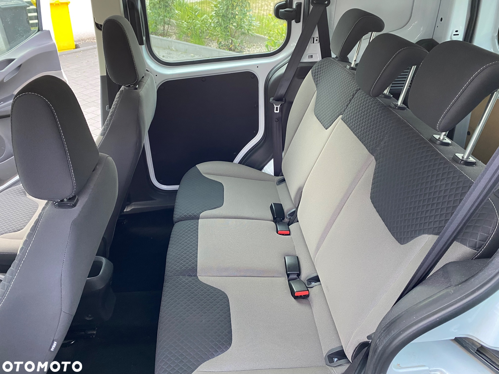 Ford Transit Courier 1.0 EcoBoost Ambiente - 9
