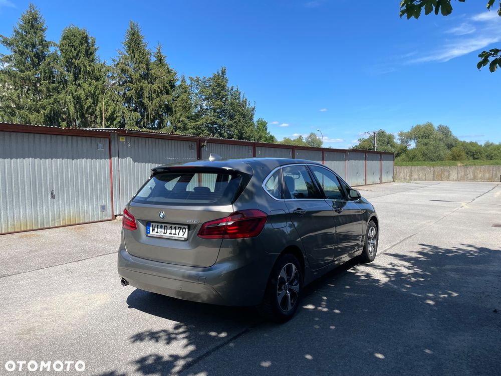 BMW Seria 2 218i - 11
