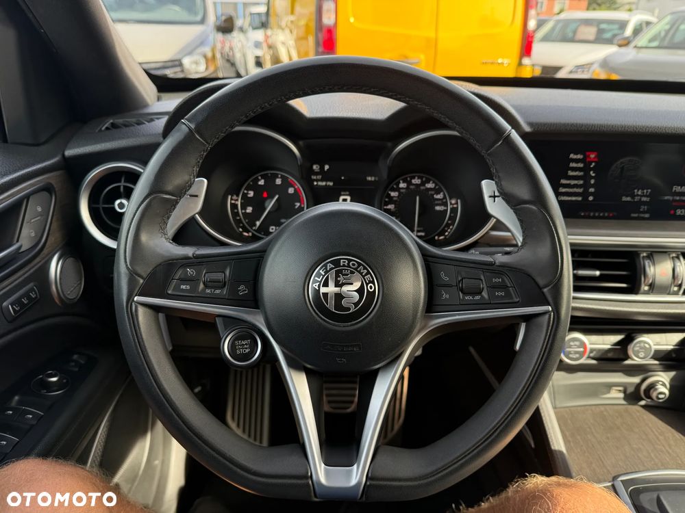 Alfa Romeo Stelvio - 13