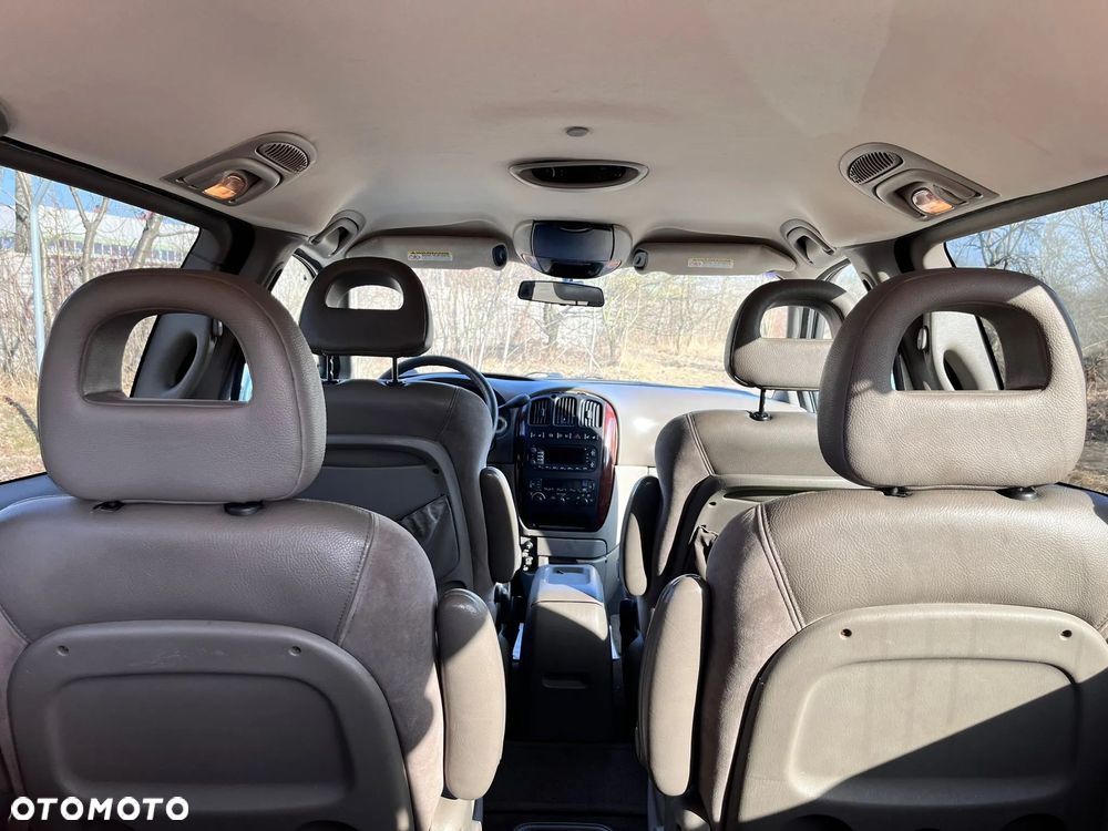 Chrysler Grand Voyager 3.3L Limited - 32