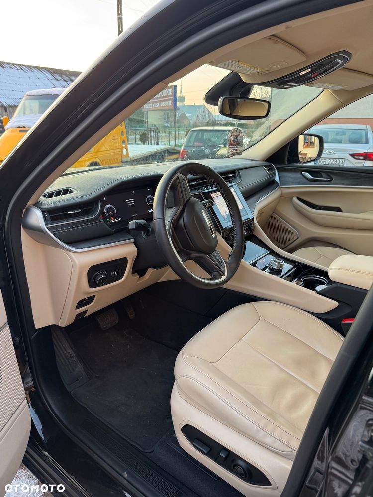 Jeep Grand Cherokee - 8