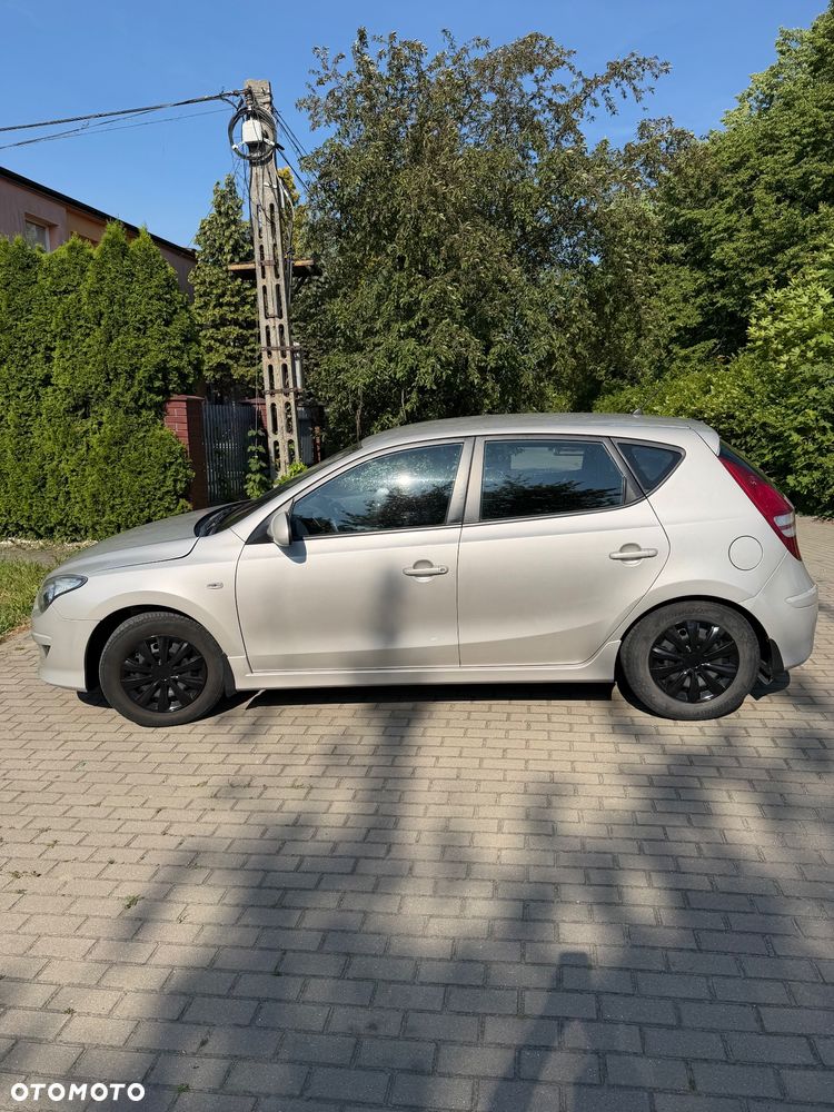 Hyundai i30 1.4 Comfort EU5 - 4