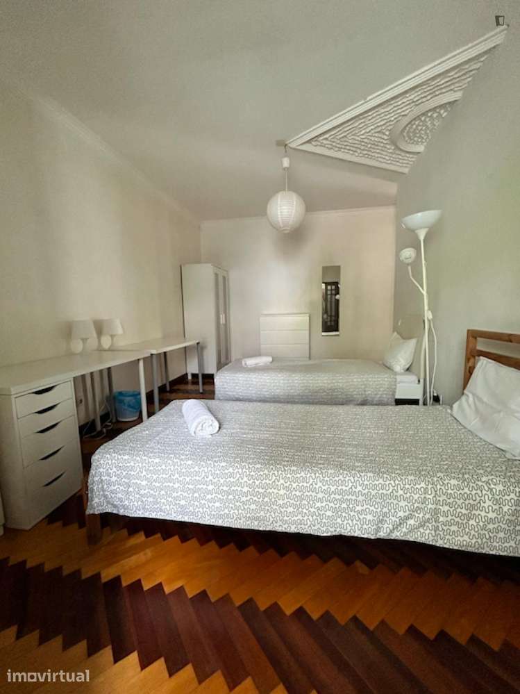 Quarto - localizado em Paranhos Porto - Grande imagem: 2/31