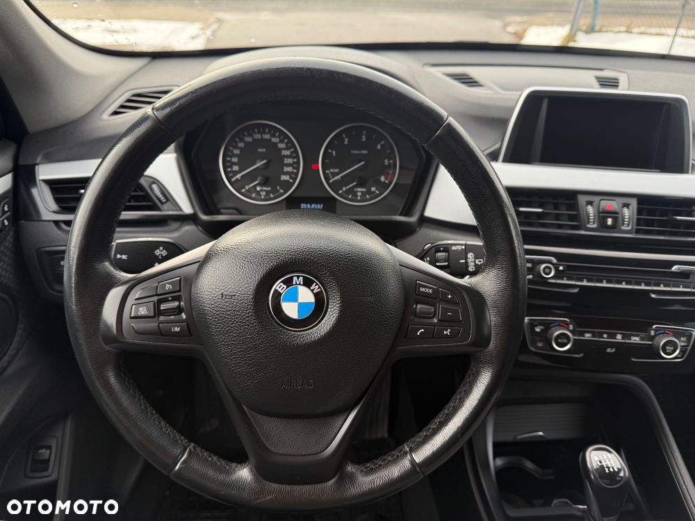 BMW X1 xDrive20d Advantage - 10
