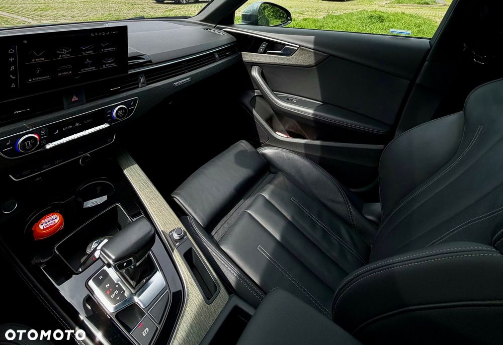 Audi A4 Limousine - 16