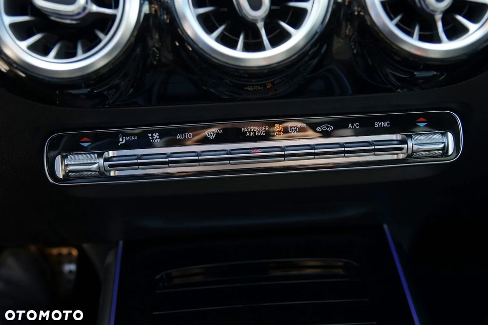 Mercedes-Benz GLA 250 4-Matic AMG Line - 25