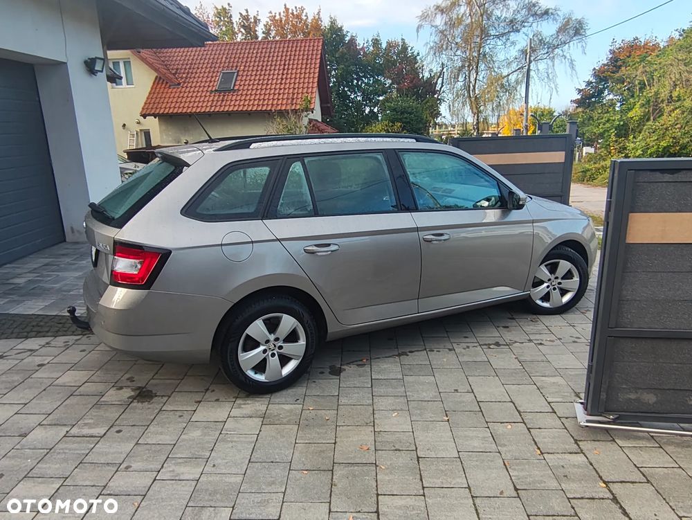 Skoda Fabia 2015 photo 4