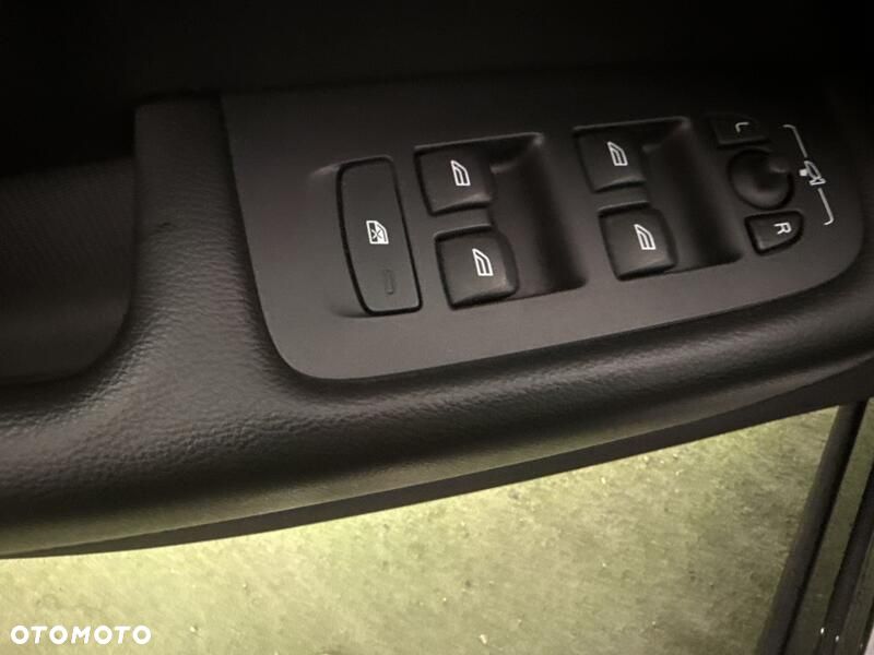 Volvo XC 60 B4 B Momentum Pro - 12