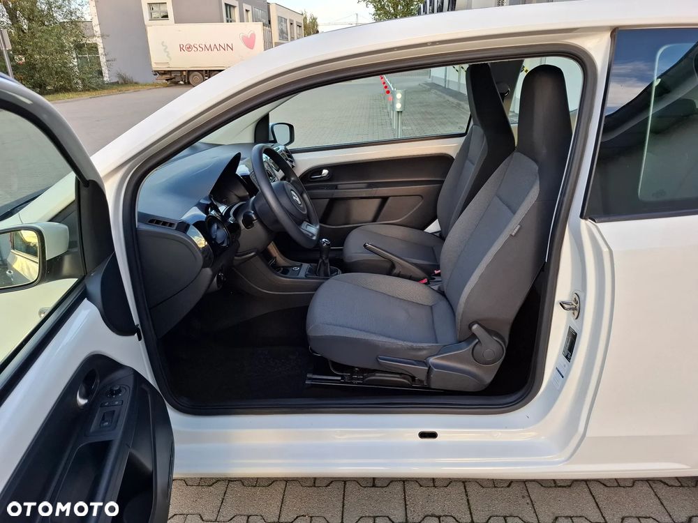 Volkswagen up! United - 20