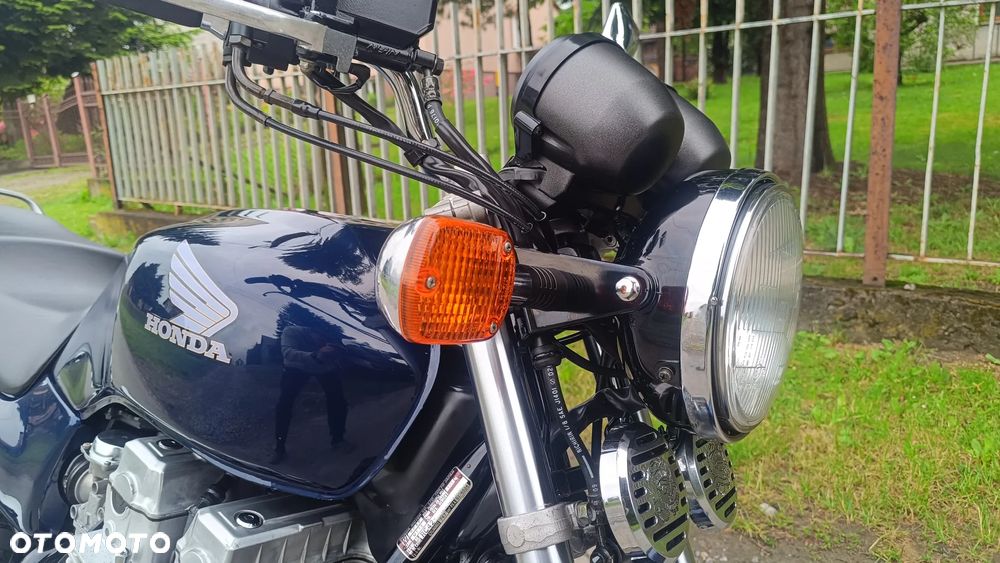 Honda CB - 11