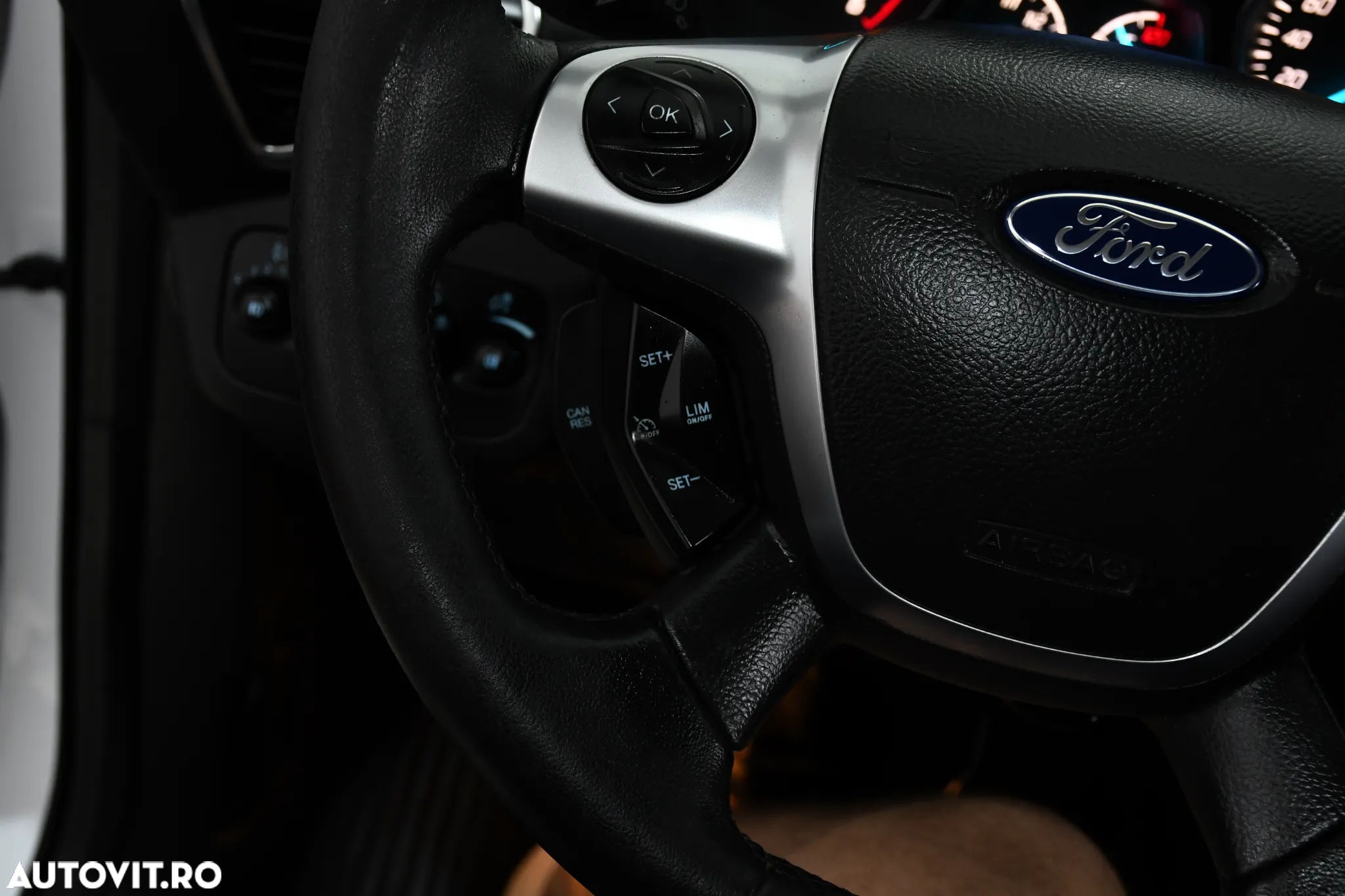Ford Kuga 2.0 TDCi 2WD Titanium - 23