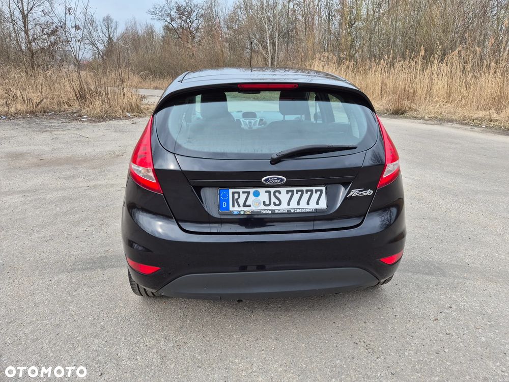 Ford Fiesta 1.25 Celebration - 9