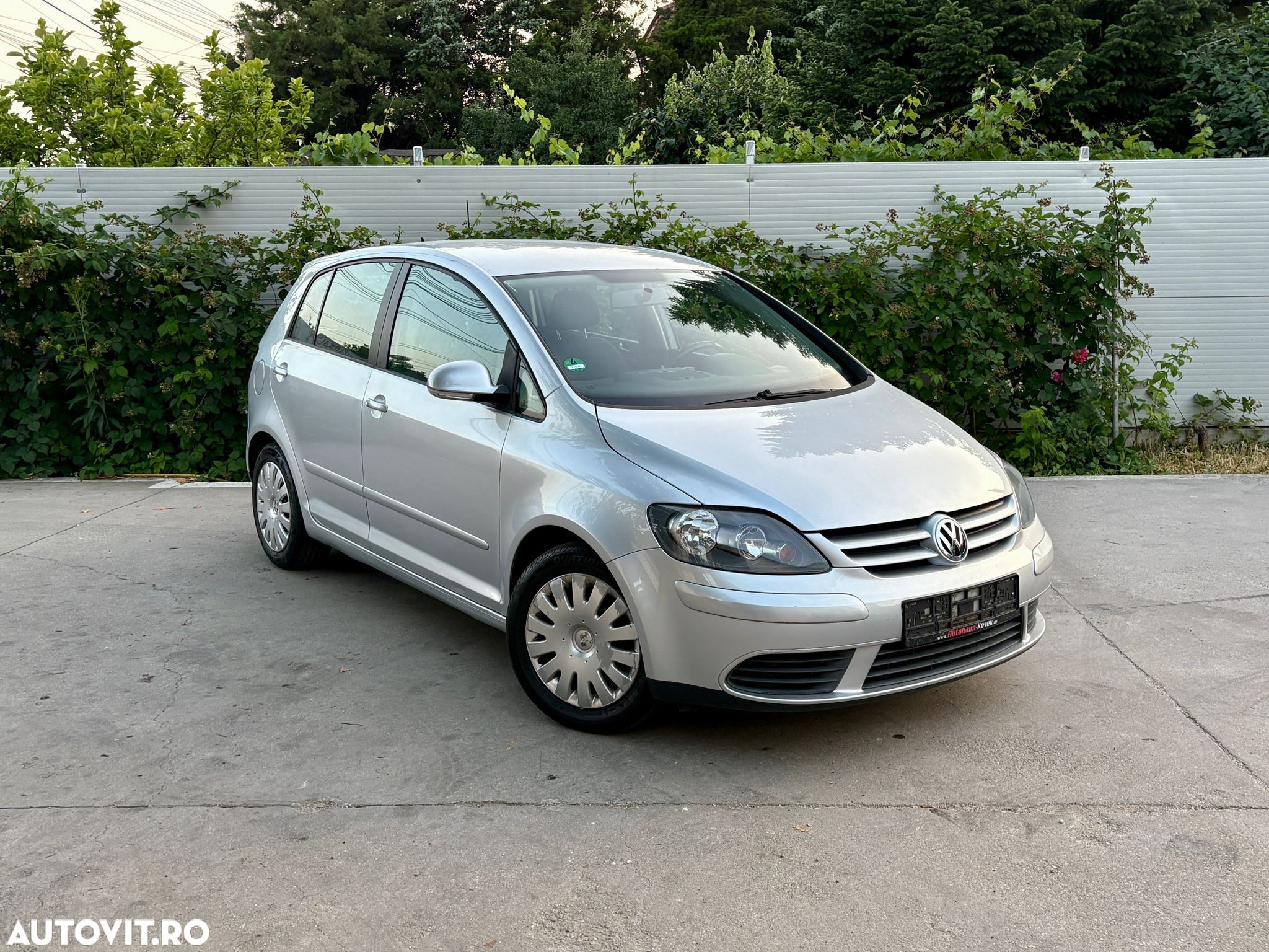 Volkswagen Golf Plus 1.6 FSI Comfortline Tip. - 2