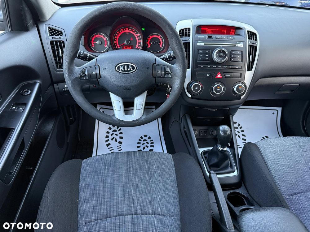 Kia Ceed 1.4 Comfort + - 5