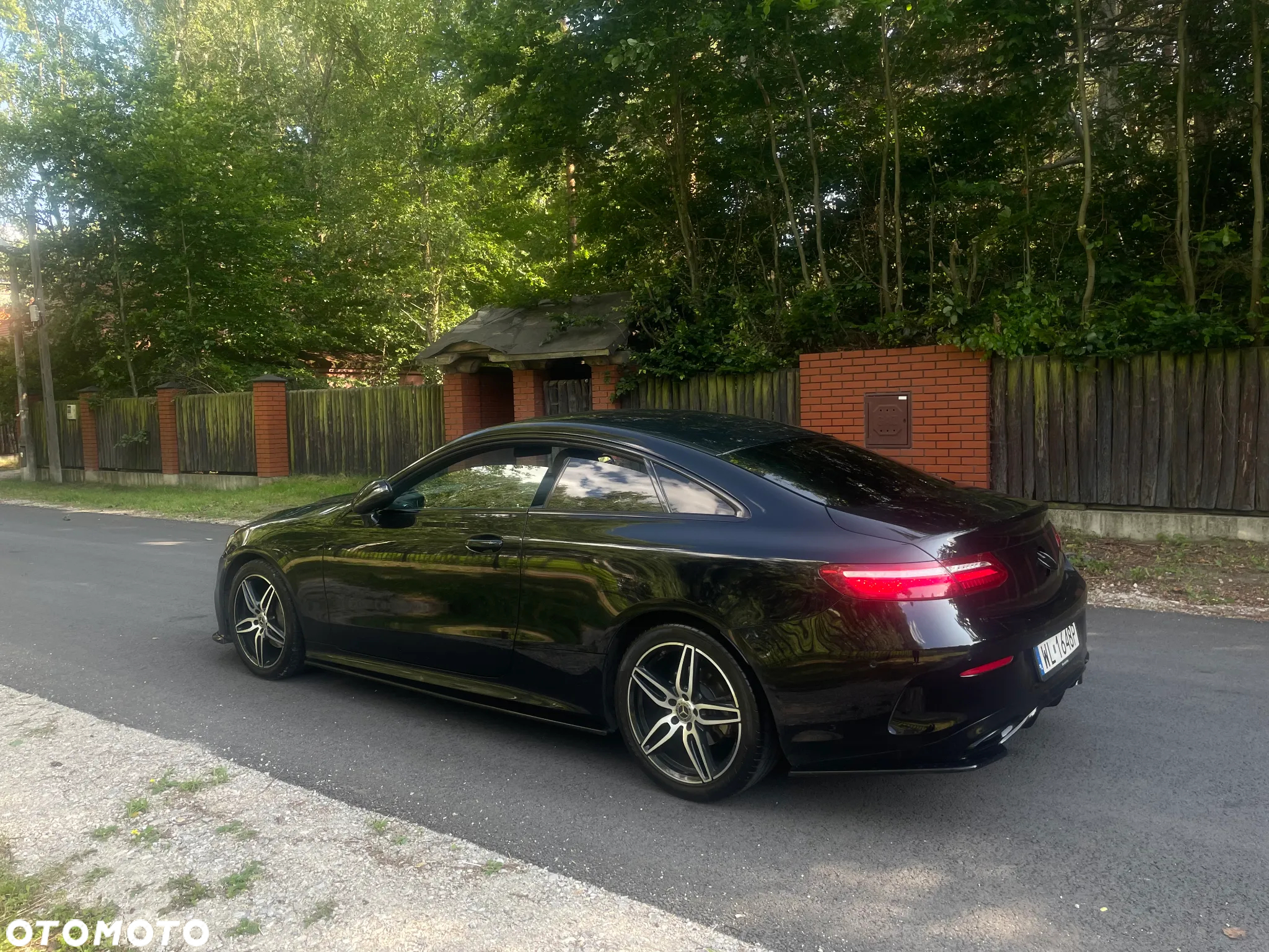 Mercedes-Benz Klasa E 220 d Coupe 4-Matic 9G-TRONIC - 3