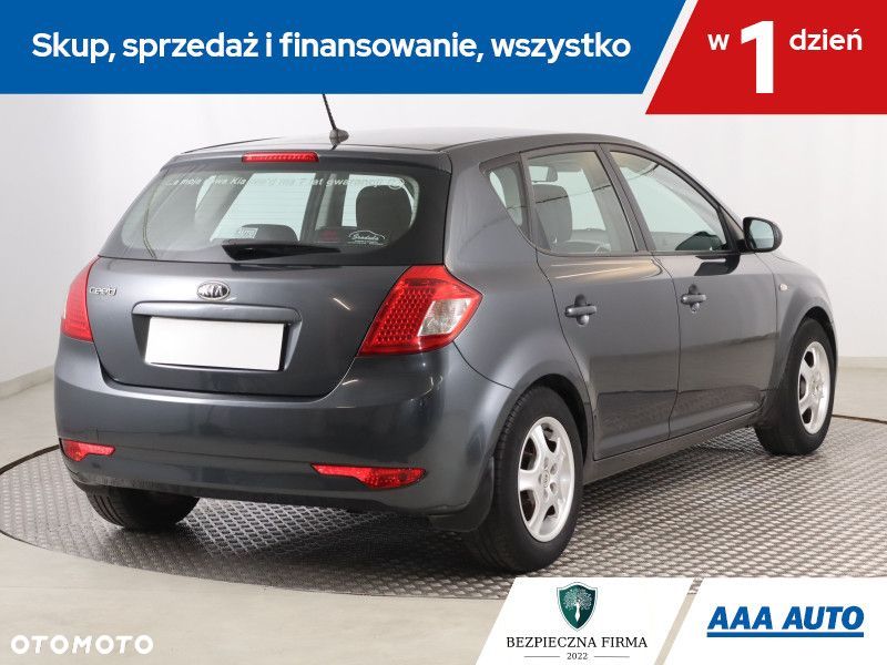 Kia Ceed - 6