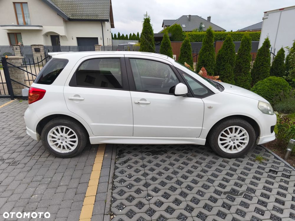 Suzuki SX4 1.6 GS / Premium - 4