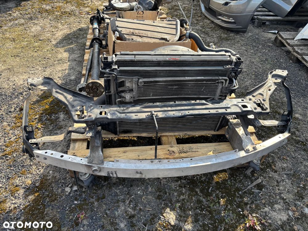Mercedes C klasa w204 07- 792 lak pas przedni kompletny chłodnice osłony - 1