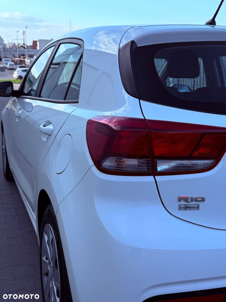 Kia Rio - 14