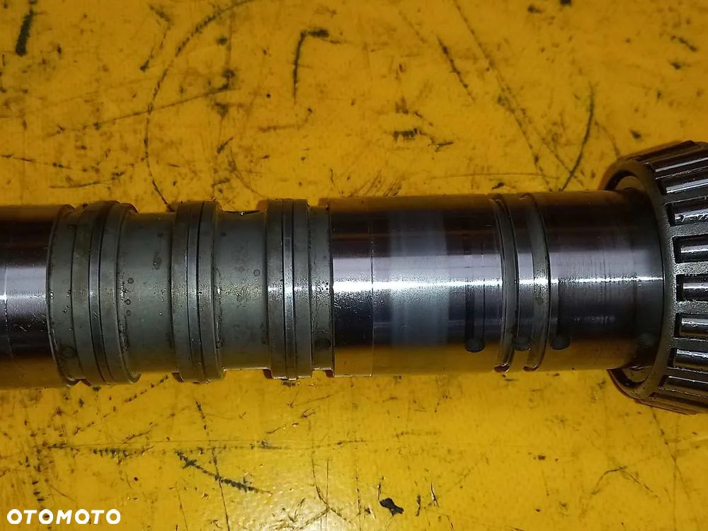 Wałek kosza sprzęgła ZF  Deutz Fahr Agrotron 106 - 5