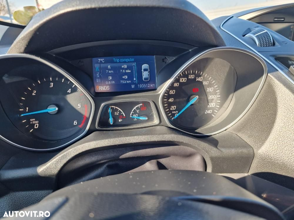 Ford Kuga 2.0 TDCi 4WD Powershift Titanium - 4
