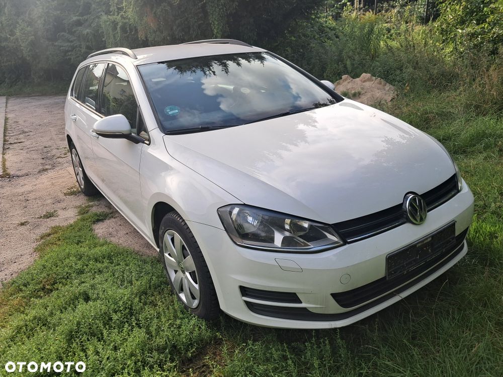 Volkswagen Golf - 1