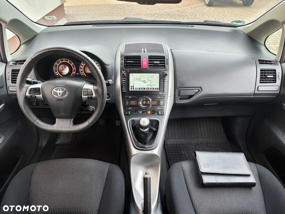 Toyota Auris 1.6 Executive - 6