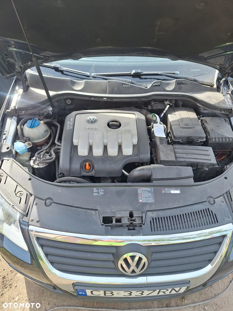 Volkswagen Passat 2.0 TDI DPF Comfortline Family - 14
