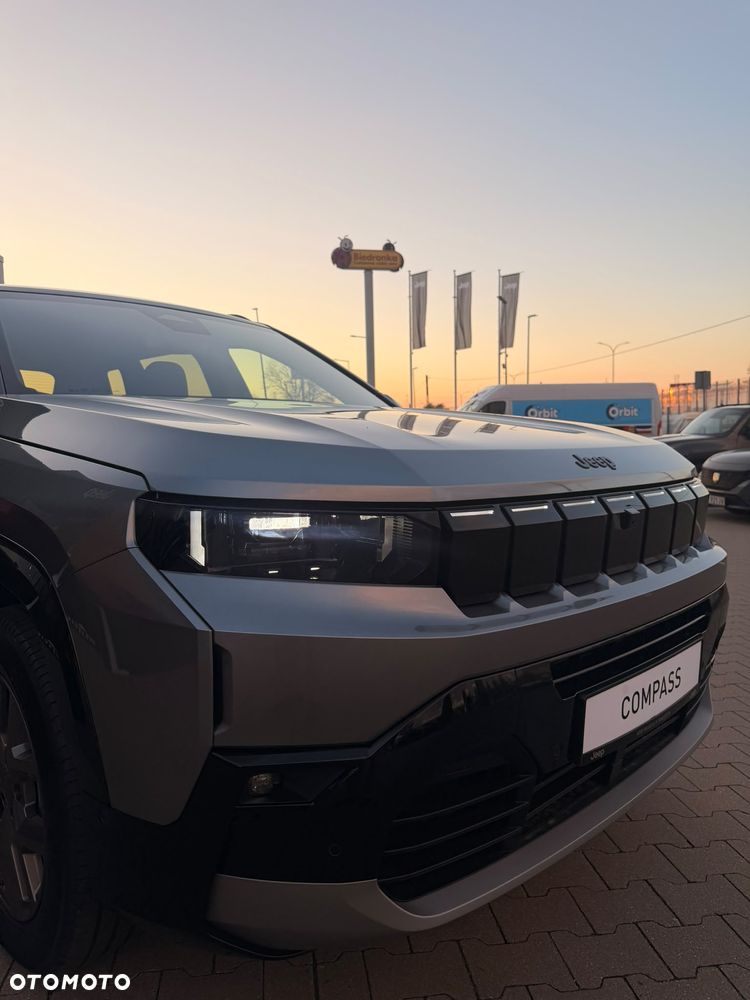 Jeep Compass - 8