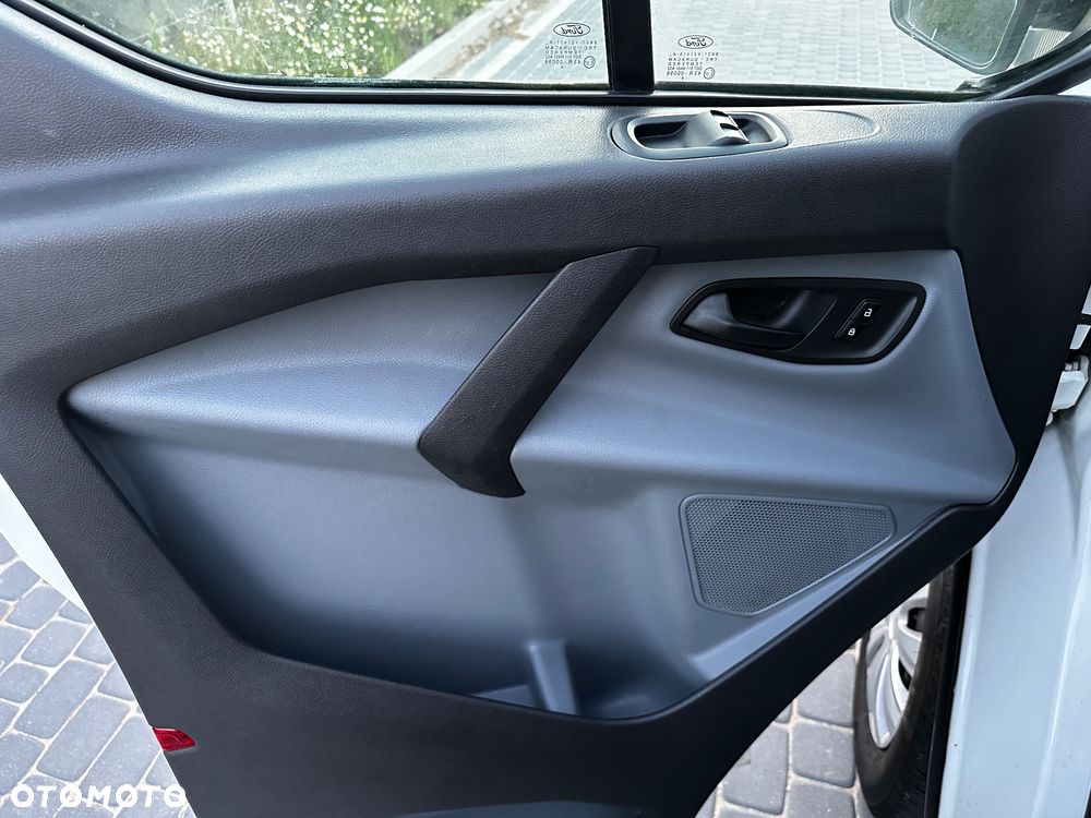 Ford Transit Custom - 13