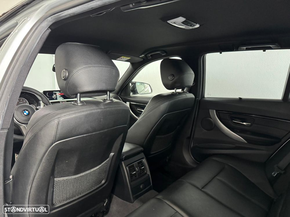 BMW 320 d xDrive Pack M Auto - 11