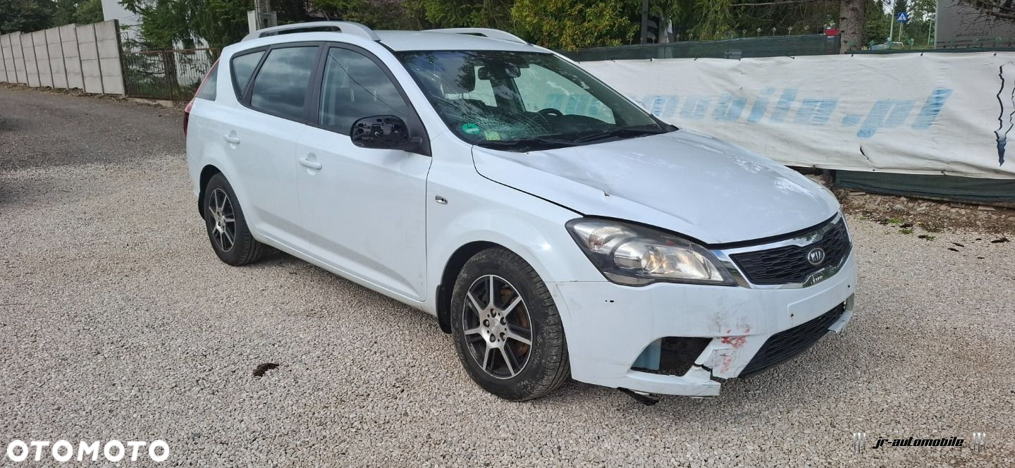 Kia Ceed - 4
