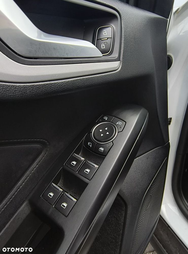 Ford Focus - 32