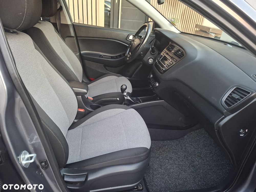 Hyundai i20 - 8