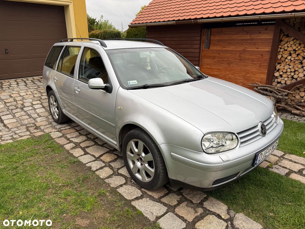 Volkswagen Golf - 1