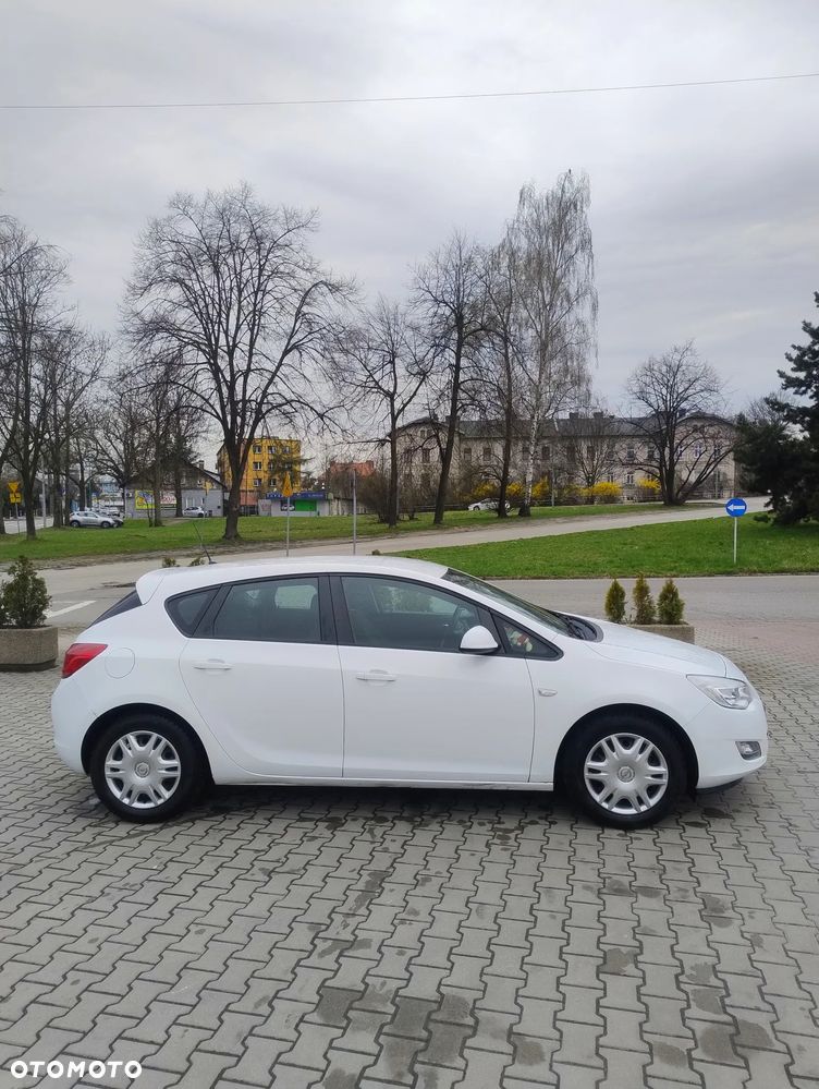 Opel Astra 1.6 - 8